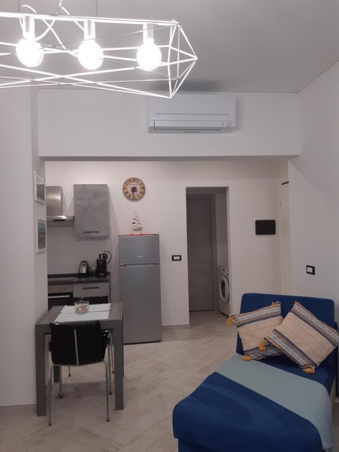 Casa Vacanze Via Nizza 57 Zinola-Wifi Savona Exterior photo